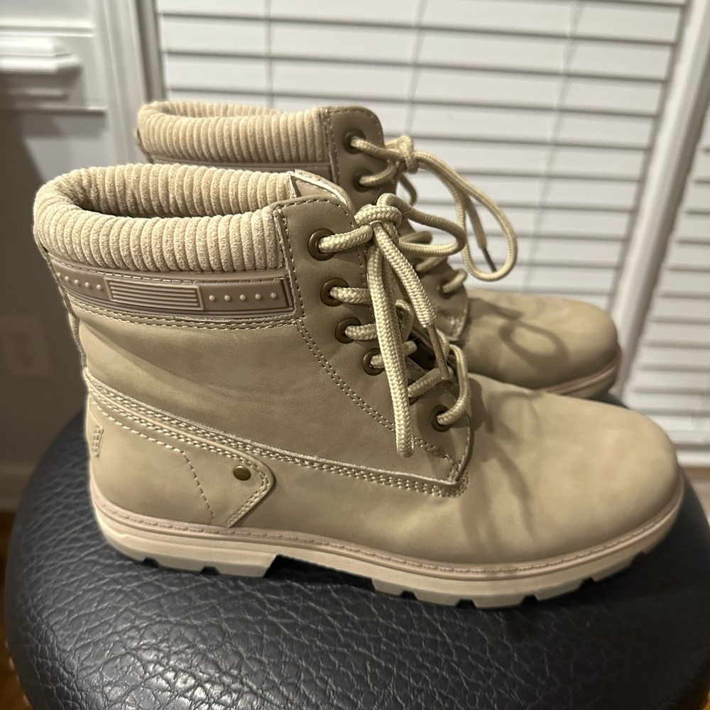 Comfy Jessica Cline Tan Combat Boots 🤎 Size 8! Best Offer Accepted!